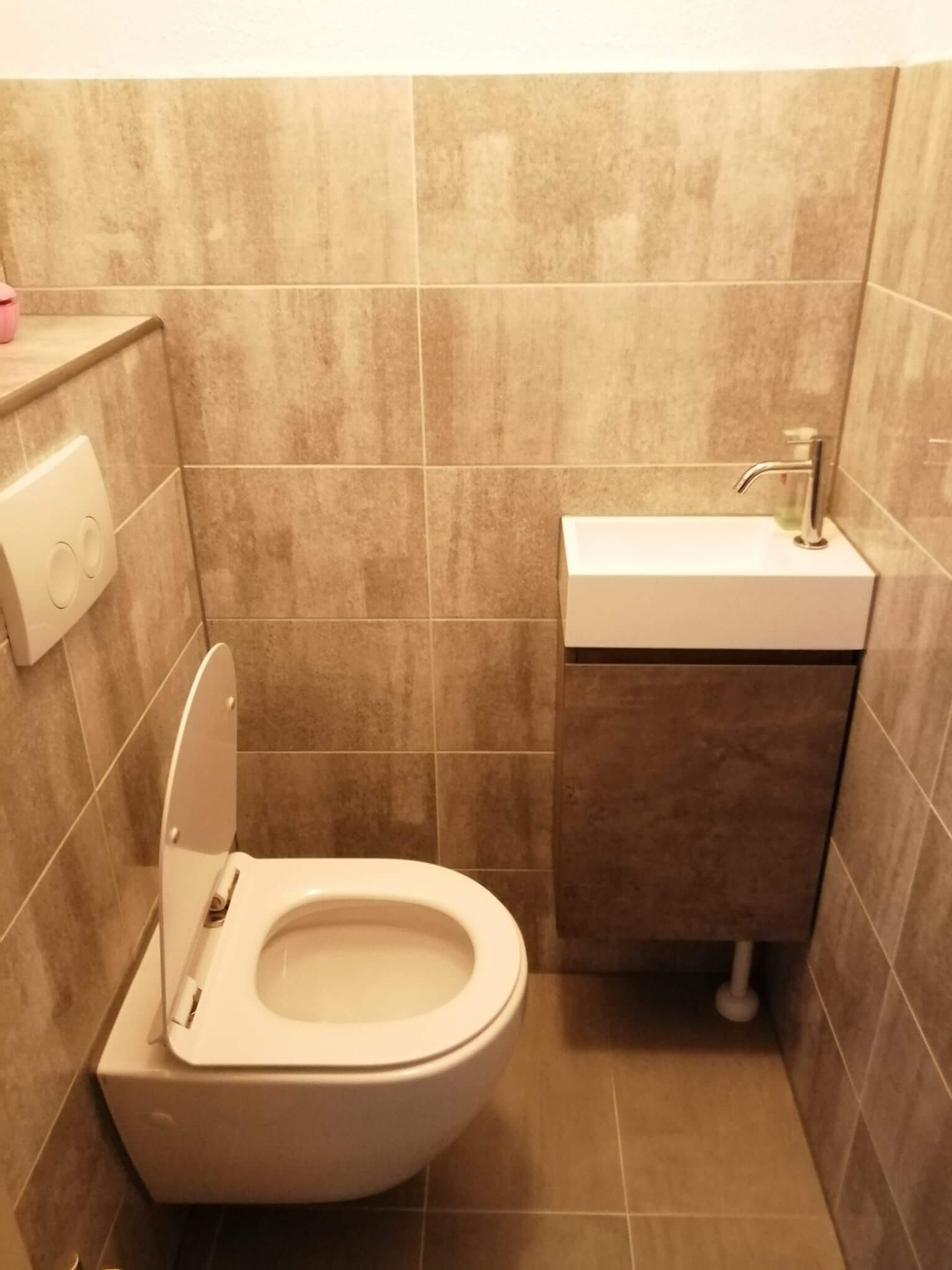 WC renovatie Noord-Holland – toilet en betegeling vernieuwd