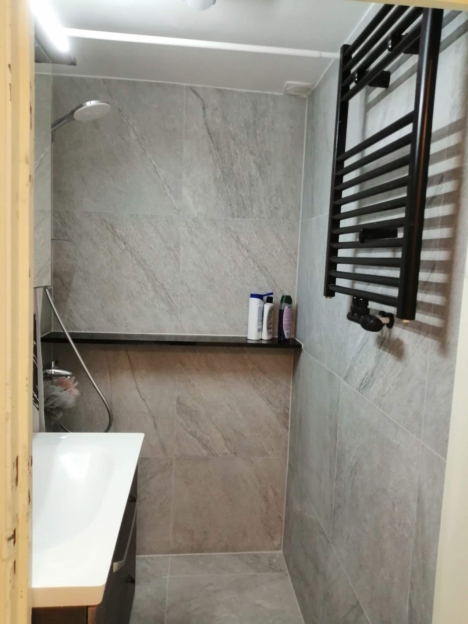 Keukenrenovatie Amsterdam – moderne keuken gemonteerd en afgewerkt